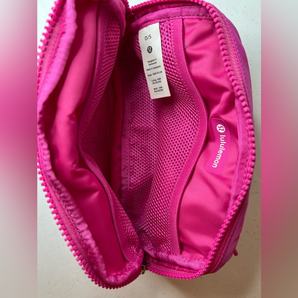 Lululemon Belt Bag Sonic Pink 1L - Picture 9 of 12